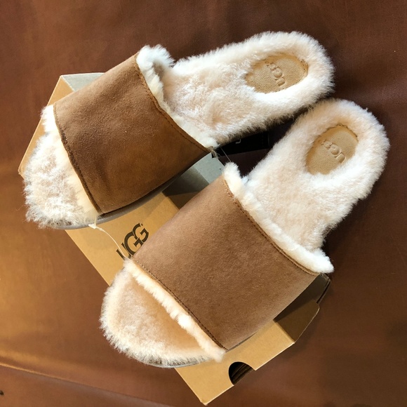 ugg breezy slides